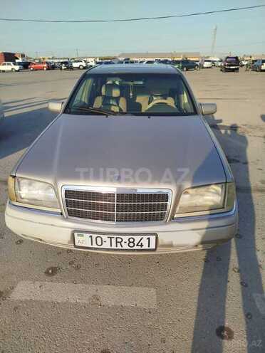 Mercedes C 200-1