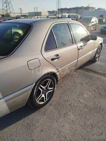 Mercedes C 200-6