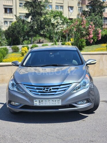 Hyundai Sonata-2