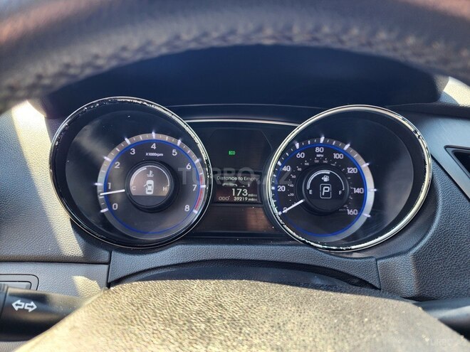 Hyundai Sonata-18