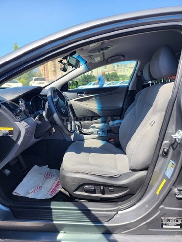 Hyundai Sonata-14