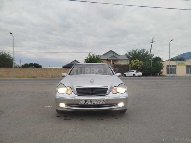 Mercedes C 200-1