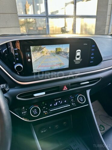Hyundai Sonata-12