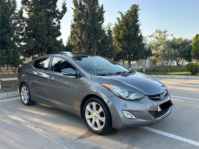 Hyundai Elantra-1