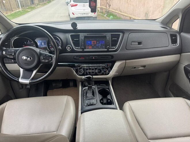 Kia Carnival-3