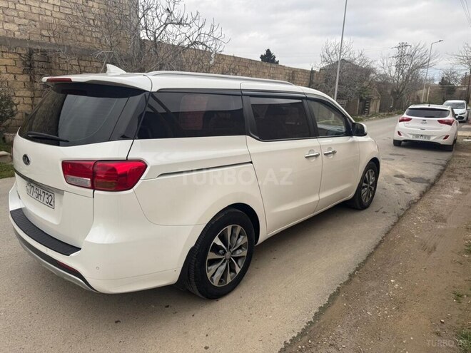 Kia Carnival-4