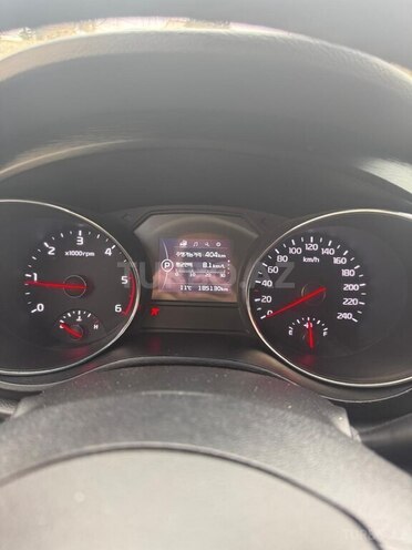Kia Carnival-12