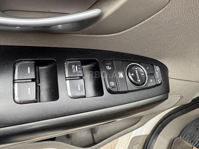 Kia Carnival-14