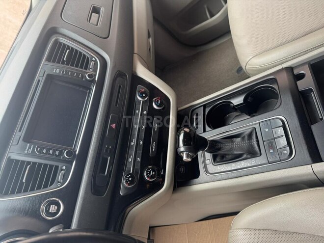 Kia Carnival-15