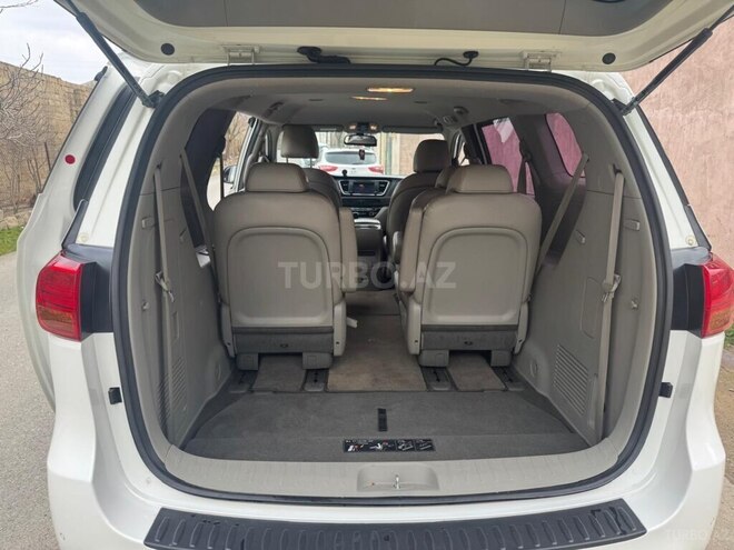 Kia Carnival-19