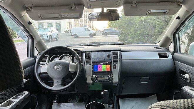 Nissan Tiida-2