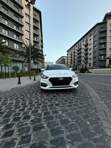 Hyundai Accent-1