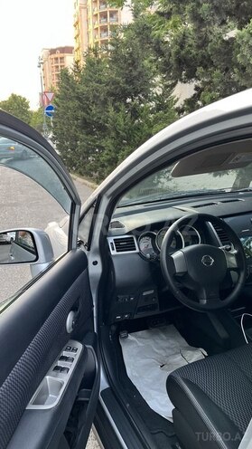 Nissan Tiida-8