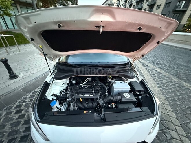 Hyundai Accent-17