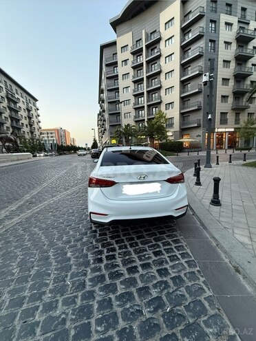 Hyundai Accent-8