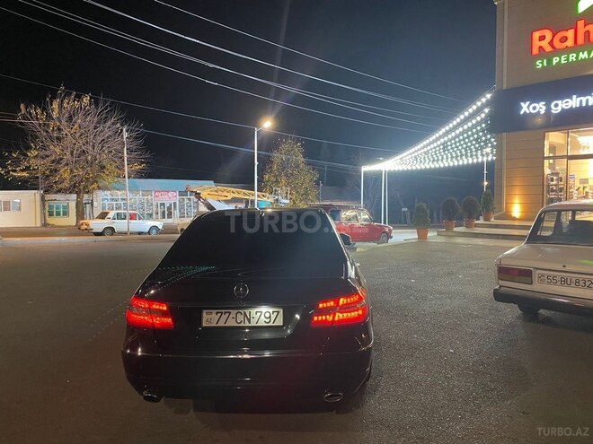 Mercedes E 220-2