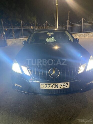 Mercedes E 220-1