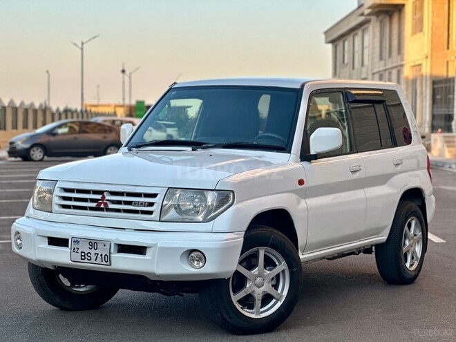 Mitsubishi Pajero io-1