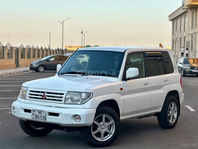 Mitsubishi Pajero io-2