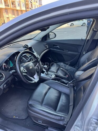 Chevrolet Cruze-13