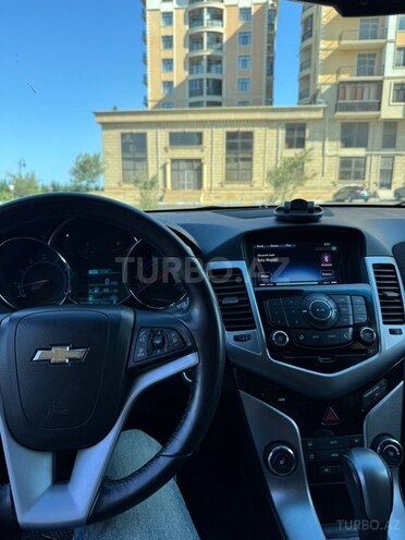 Chevrolet Cruze-12