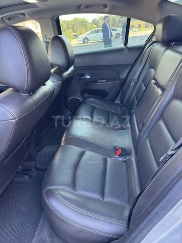 Chevrolet Cruze-15