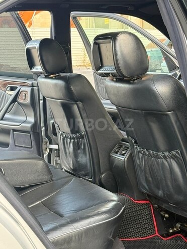 Mercedes E 280-16