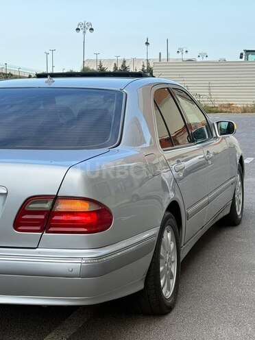 Mercedes E 280-7