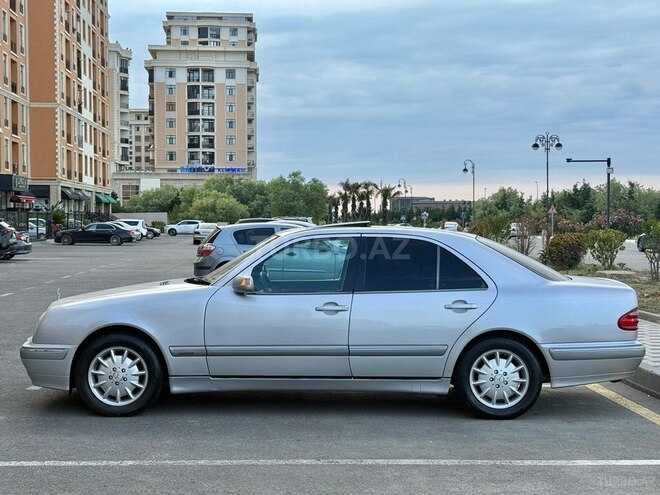 Mercedes E 280-12