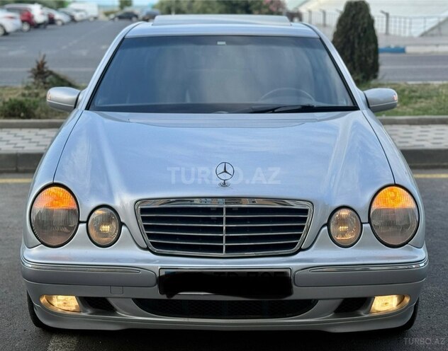 Mercedes E 280-1