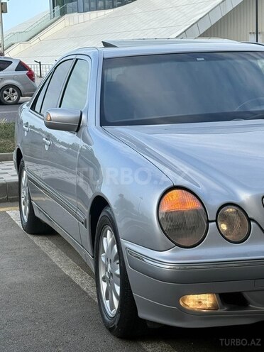 Mercedes E 280-18