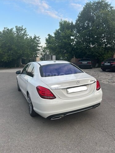 Mercedes C 300-11