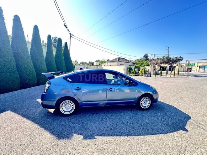 Toyota Prius-4