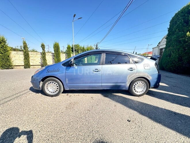 Toyota Prius-3