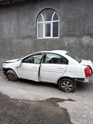 Hyundai Accent-3