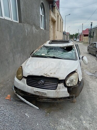 Hyundai Accent-1