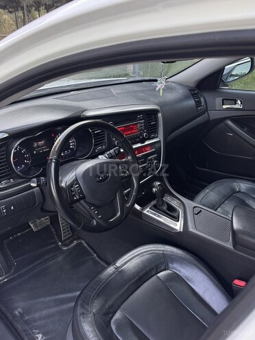 Kia Optima-12