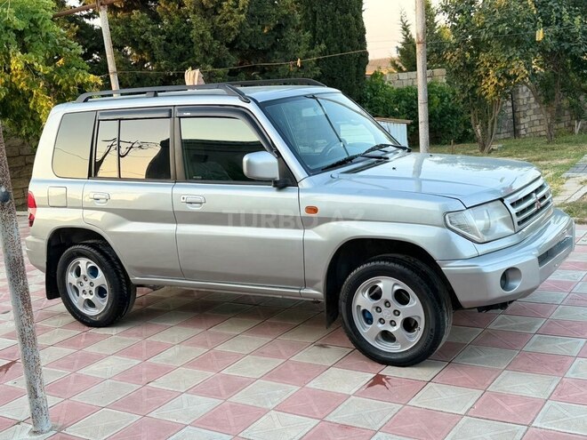 Mitsubishi Pajero io-3