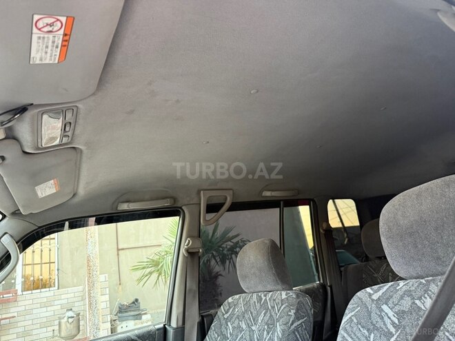 Mitsubishi Pajero io-7