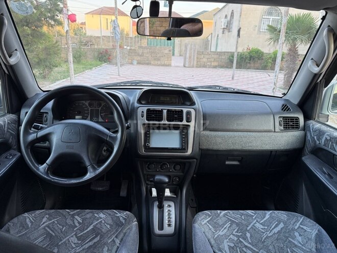 Mitsubishi Pajero io-16