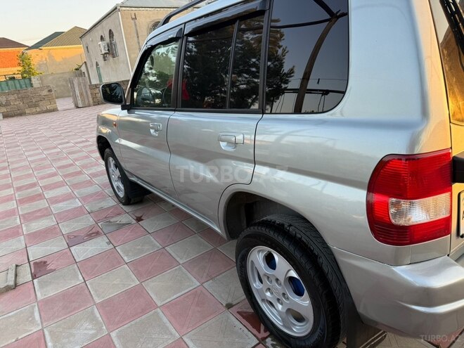 Mitsubishi Pajero io-21