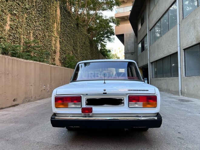 LADA (VAZ) 2107-2