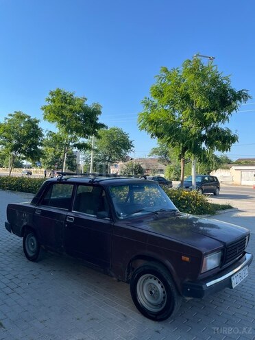 LADA (VAZ) 2107-2