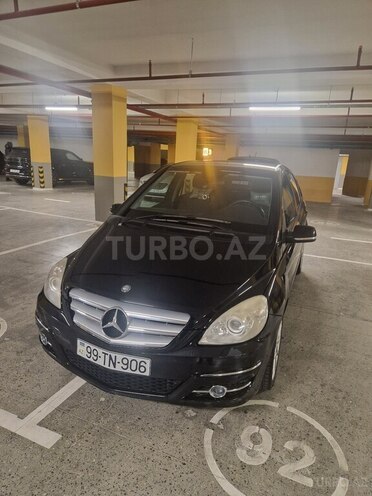 Mercedes B 180-1
