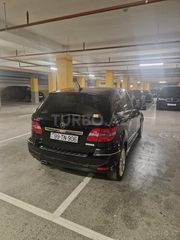 Mercedes B 180-5
