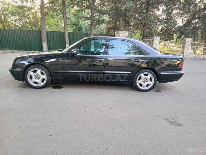 Mercedes E 240-7