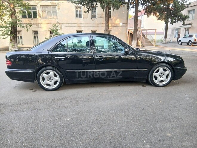 Mercedes E 240-8