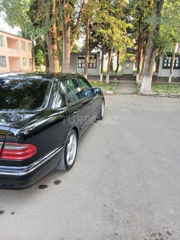 Mercedes E 240-9