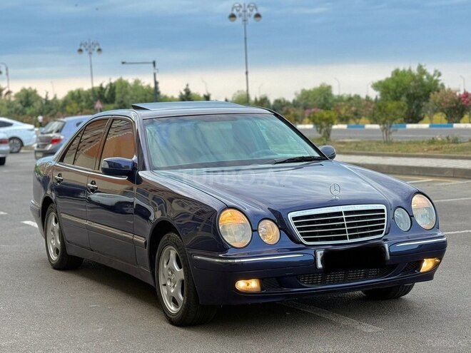 Mercedes E 270-9