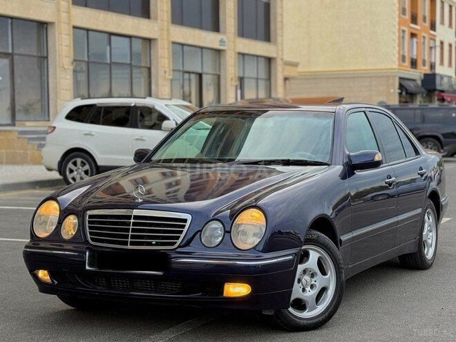 Mercedes E 270-3